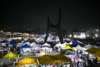 El estacionamiento principal del Azteca.