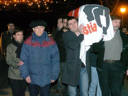 Periko Solabarria (izquierda), junto a Arnaldo Otegi y Rafa Díez en una imagen de 2006.