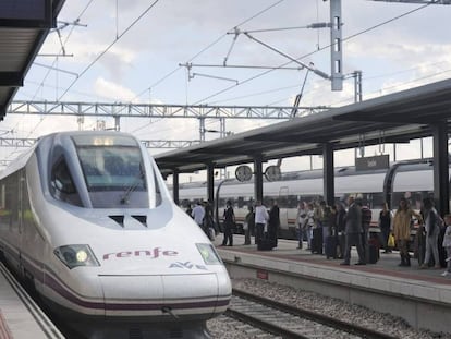 Un tren AVE con salida desde Madrid. 