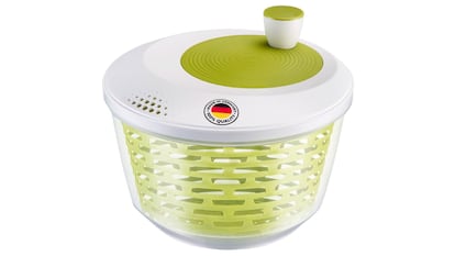 La centrifugadora de lechuga es la forma idónea para secar la lechuga que acabas de lavar, antes de preparar una ensalada.