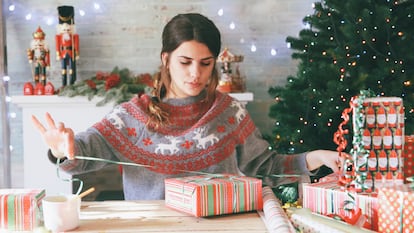 Una manera elegante de envolver los regalos y sorprender a tus seres queridos. GETTY IMAGES.