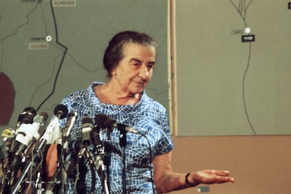 The then Israeli Prime Minister Golda Meir gives her first press conference after the outbreak of the Yom Kippur War, on October 13, 1973. 
