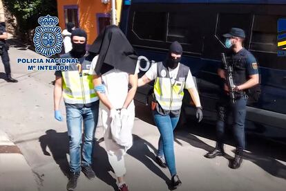 La Policía detiene en Madrid a un integrante del ISIS encargado de gestionar el dinero.