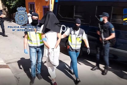 La Policía detiene en Madrid a un integrante del ISIS encargado de gestionar el dinero.