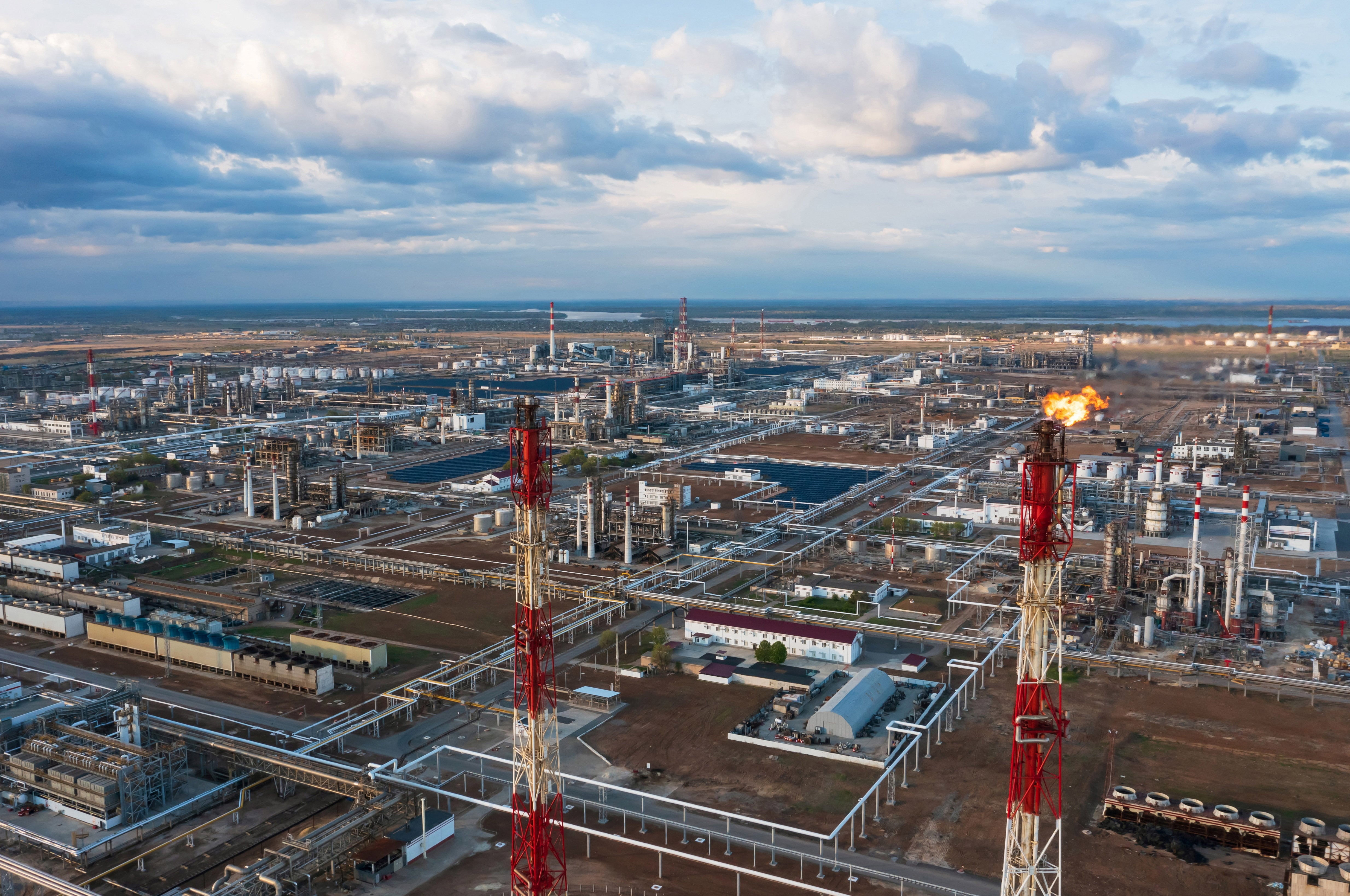 Refinería de petróleo de Lukoil en Volgogrado (Rusia).