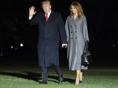 Donald Trump y su esposa Melania llegan a la Casa Blanca el de 11 de noviembre, tras asistir en Par&iacute;s a los eventos por el 100 centenario de la I Guerra Mundial