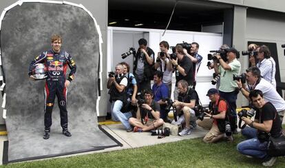 Vettel posa ante las cámaras.