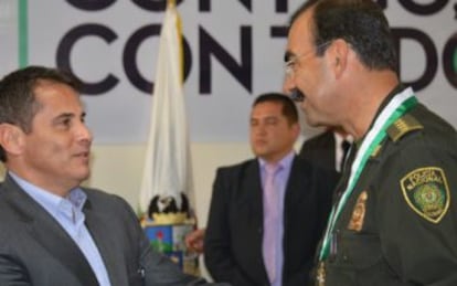 El viceministro del Interior de Colombia, Carlos Ferro y el director de la Policía, Rodolfo Palomino.