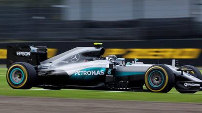 El Mercedes de Nico Rosberg en el circuito de Suzuka.