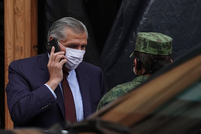 Adán Augusto López Hernández, a la salida de Palacio Nacional. 