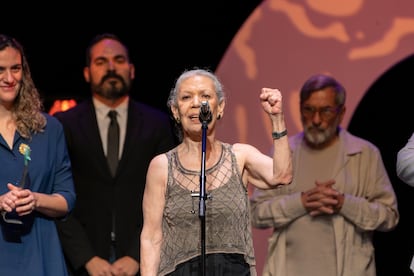 La actriz Luisa Huertas, protagonista de 'No nos moverán', durante la premiación.