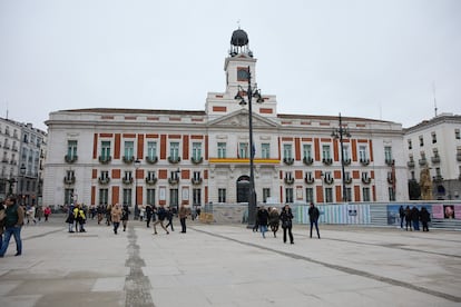 La Puerta del Sol se está reformando sin un solo árbol. 