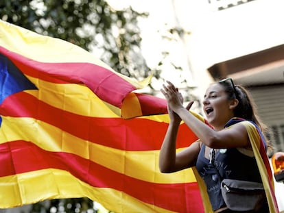 Estudantes da Universidade de Barcelona fazem protesto.