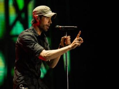 El cantante publica en su Instagram un documento que arranca con la bandera de España