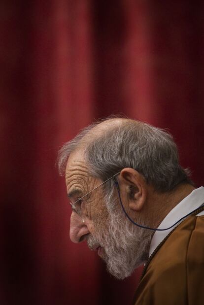 El arquitecto portugués Álvaro Siza, ayer en el paraninfo de la Universidad de Sevilla.