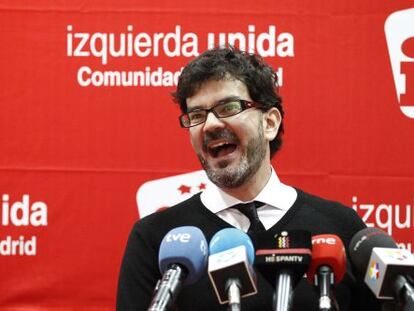  Eddy Sánchez, coordinador de IU en Madrid, durante la rueda de prensa tras anunciar su dimisión.