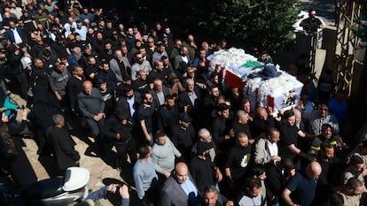 Funeral por la periodista Amal Khalil, este miércoles, en Basariye