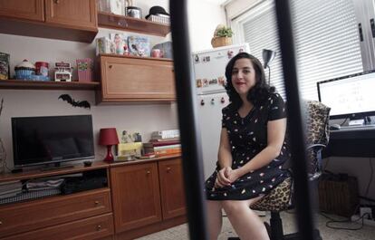 Isabel Muñoz, en el salón de su casa.