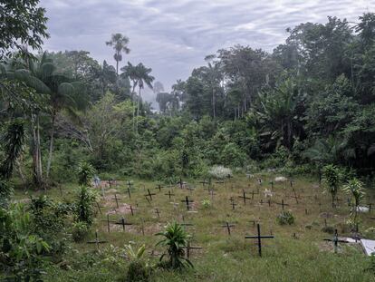 El cementerio de Arara, un corregimiento de Leticia en la Amazonía colombiana.