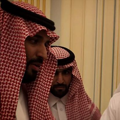 Mohamed Bin Salmán y Jamal Kashoggi, en 'El disidente'.