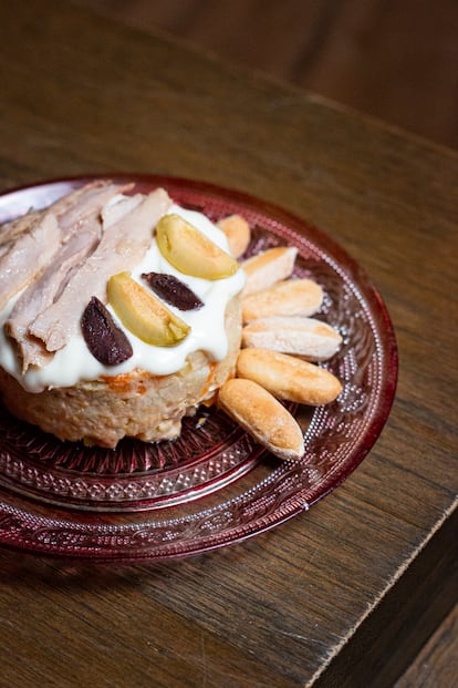 La ensaladilla rusa del Tapas 24 con ventresca de bonito del norte también es la clásica de Carles Abellán.