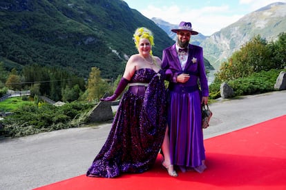 Además de miembros de la realeza, como amigos cercanos de la pareja también han acudido a la boda, y se han dejado fotografiar, el músico Harald Austad y la modelo Margie Plus.

