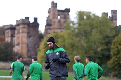 El jugador griego del Celtic Georgios Samaras, en la sesión de entrenamiento de su equipo en Glasgow.