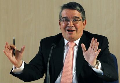 José Manuel Vela, consejero de Hacienda, explica el plan de pago a proveedores.