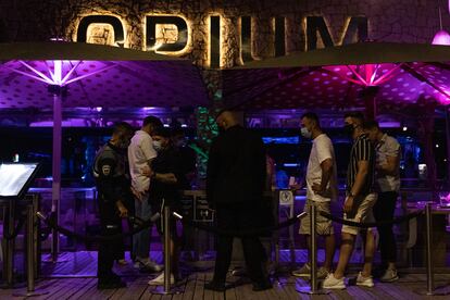 Entrada de la discoteca Opium del paseo Maritimo de Barcelona