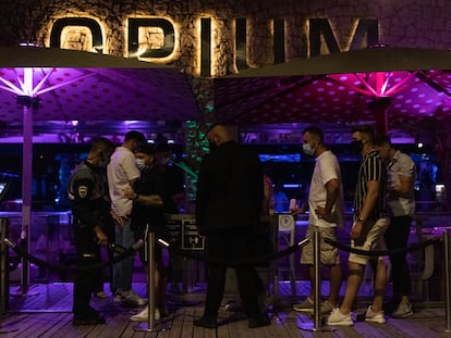 Entrada de la discoteca Opium del paseo Maritimo de Barcelona, el pasado miércoles.