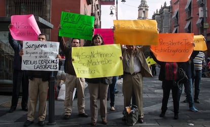 Una protesta de extrabajadores de Notimex en Ciudad de México.