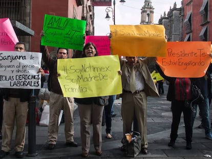 Una protesta de extrabajadores de Notimex en Ciudad de México.