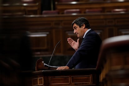 El diputado del PP, José Ignacio Echániz, durante su intervención en el pleno del Congreso celebrado este jueves. 