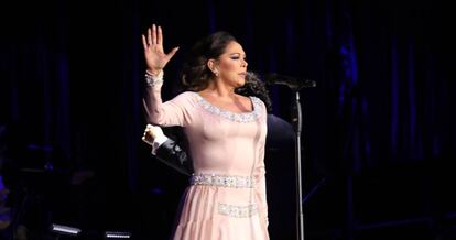 La cantante Isabel Pantoja durante un concierto de su gira 'Hasta que se apague el sol' en Sevilla el pasado 24 de junio.