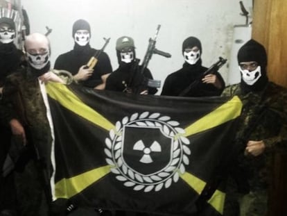 Imagem da Atomwaffen Division nas redes sociais.