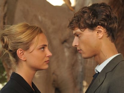 Nora Arnezeder y Fu'ad Aït Aattou, en el filme.