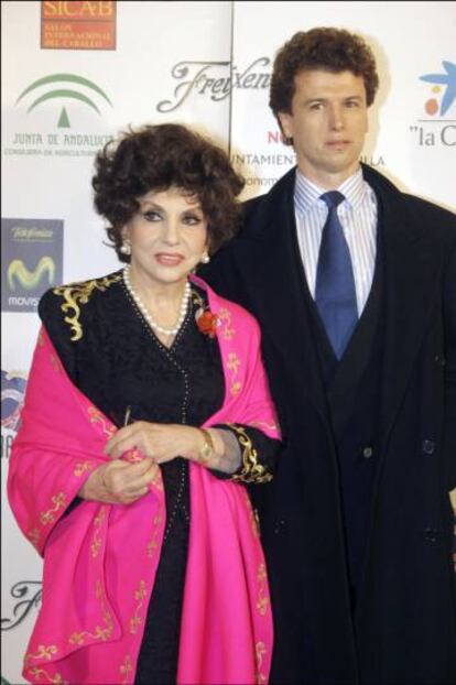 Gina Lollobrigida y Javier Rigau en Sevilla en 2006.