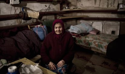 Katia, de 82 años, vive en un refugio construido durante la guerra fría y cuya función era la de albergar a cientos de civiles en caso de ataque nuclear.