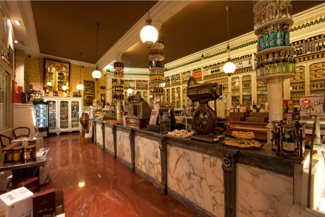 Interior de la confitería Camilo de Blas, en Oviedo. Imagen proporcionada por el establecimiento.