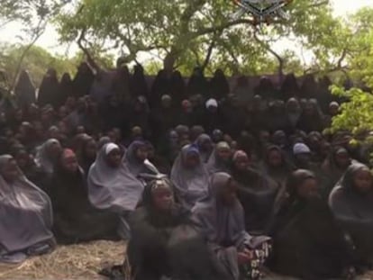 Fotograma del vídeo difundido por Boko Haram tras el secuestro.