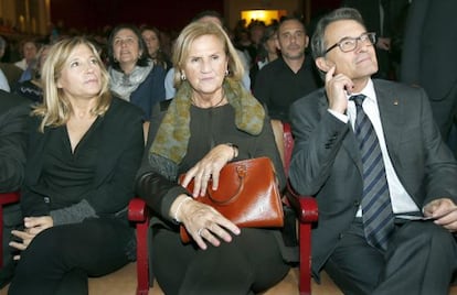 Catalan premier Artur Mas (right) and his deputy Joana Ortega (left) both face charges in connection with the November 9 vote on self-rule.