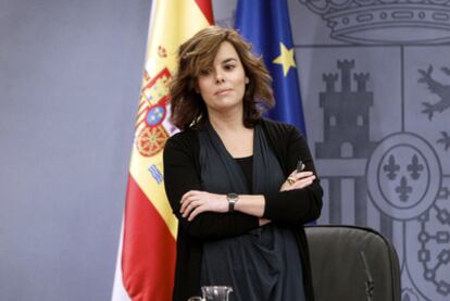 Sáenz de Santamaría, antes de comenzar la rueda de prensa tras el Consejo de Ministros.