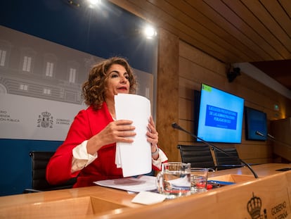 La ministra de Hacienda, María Jesús Montero, comparece para presentar los datos de cierre de ejecución presupuestaria 2022 en Madrid, este jueves.
