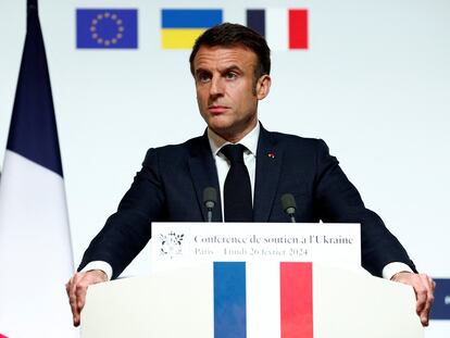 El presidente francés, Emmanuel Macron, durante su intervención a la conferencia de apoyo a Ucrania celebrada este lunes en el Elíseo, en París.