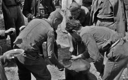 'L'hora del ranxo', imatge de Francesc Boix del front d'Aragó.