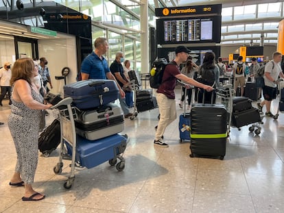 Viajeros en el aeropuerto de Heathrow, el pasado 13 de julio.