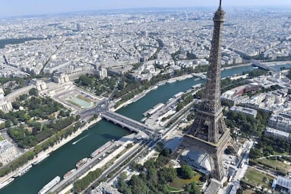 La Torre Eiffel (París) en una fotografía tomada el pasado 14 de julio.