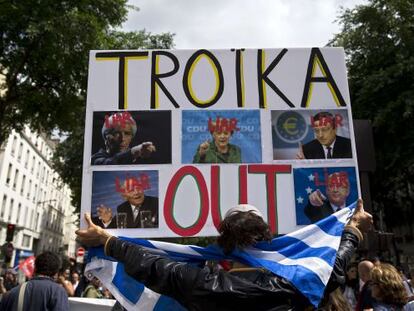 Manifestação contra a ‘troika’ e de apoio à Grécia, no dia 20 de junho, em Paris.