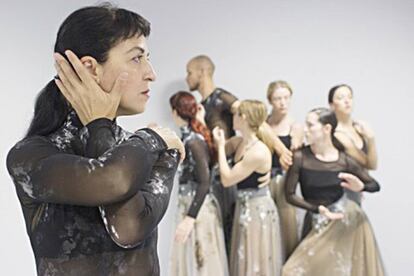 La bailarina y coreógrafa Manuela Nogales, en primer término, en una imagen de su espectáculo 'La piel del tiempo' (2015).