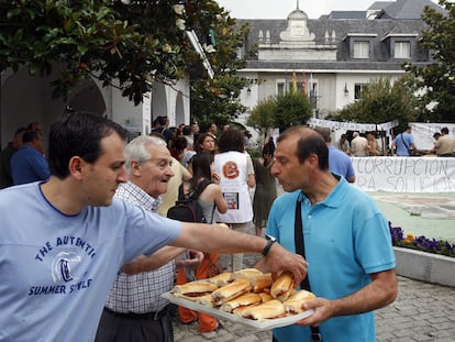 'Chorizada' frente al Ayuntamiento de Majadahonda